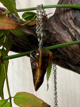 Load image into Gallery viewer, Tigers Eye Crow Skull Necklace
