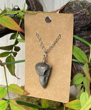 Load image into Gallery viewer, Obsidian Crow Skull Necklace

