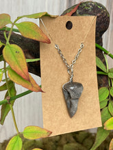 Load image into Gallery viewer, Obsidian Crow Skull Necklace
